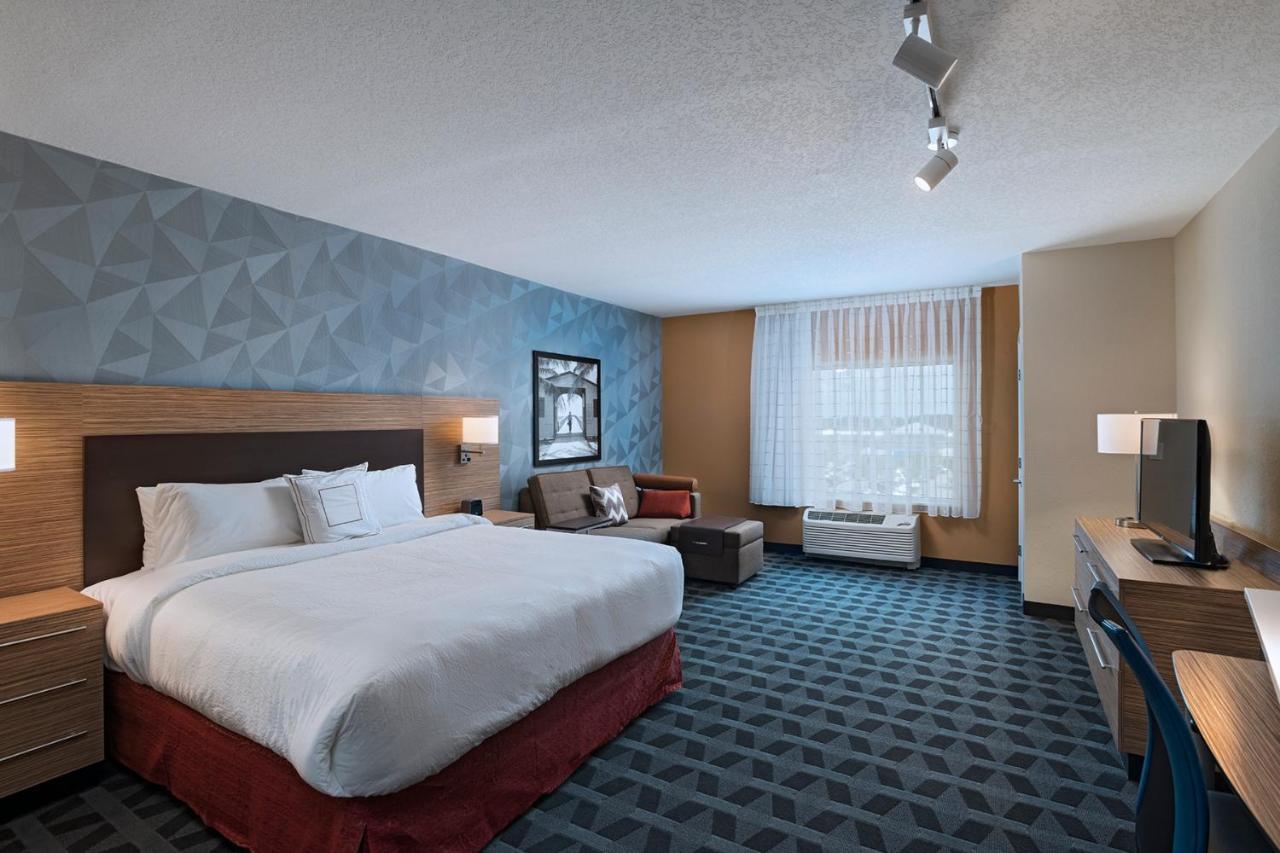 Towneplace Suites By Marriott Naples Vineyards Exterior photo