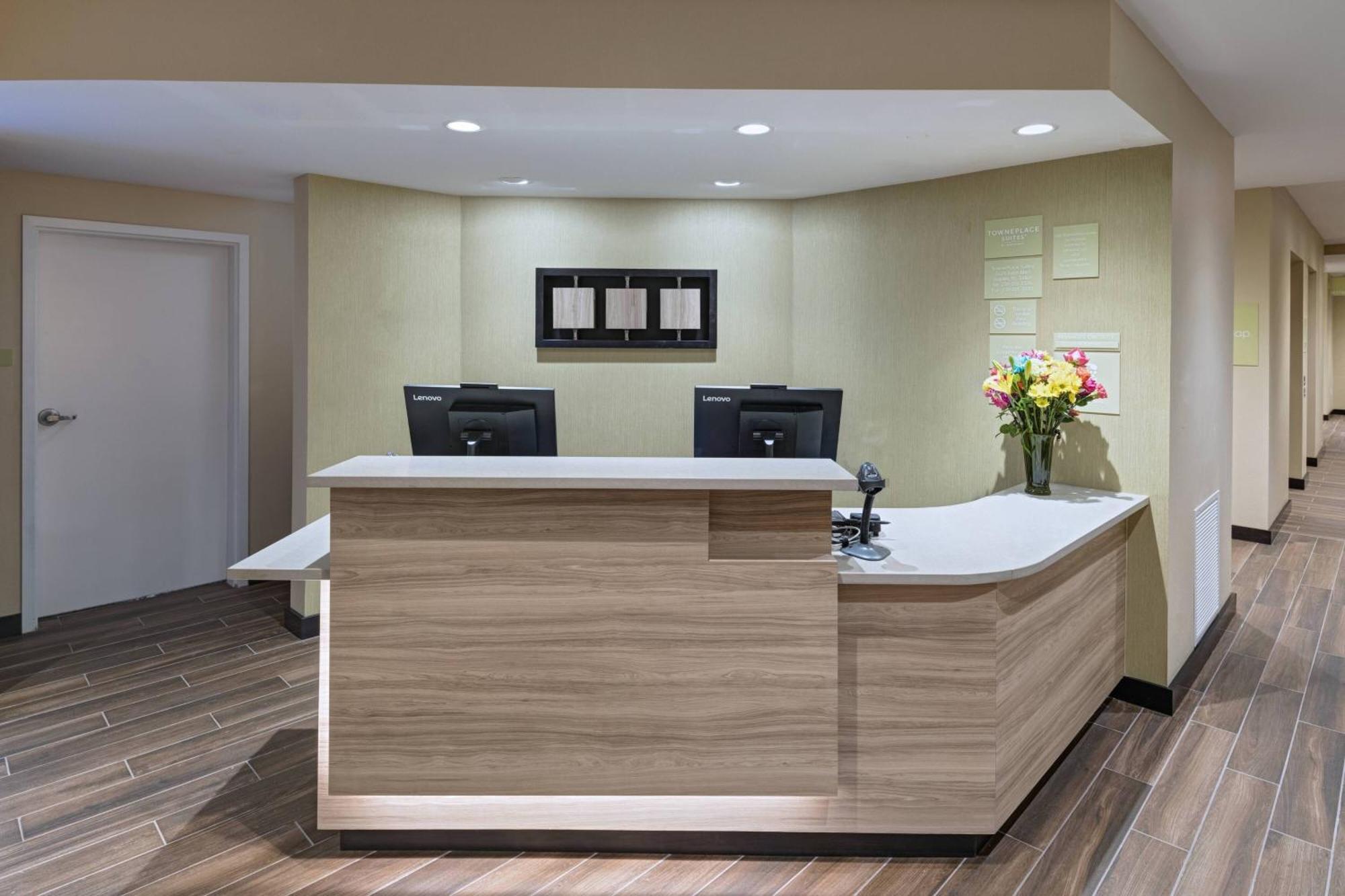 Towneplace Suites By Marriott Naples Vineyards Exterior photo